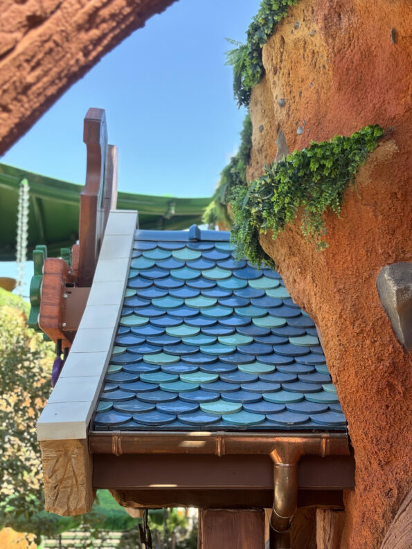 Tuile écailles bleu / céramique architecturale